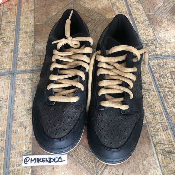 Athletic_Shoes